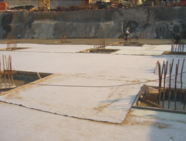 4500g Lapisan Tanah Liat Geosintetik yang Diperkuat untuk Parit Utilitas